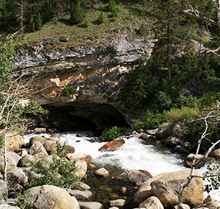 River sinks into cave at Sinks Canyon State Park